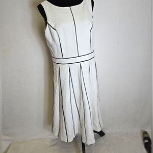 WHITE HOUSE BLACK MARKET FIT & FLARE Black Cream Dress -NWT 14P